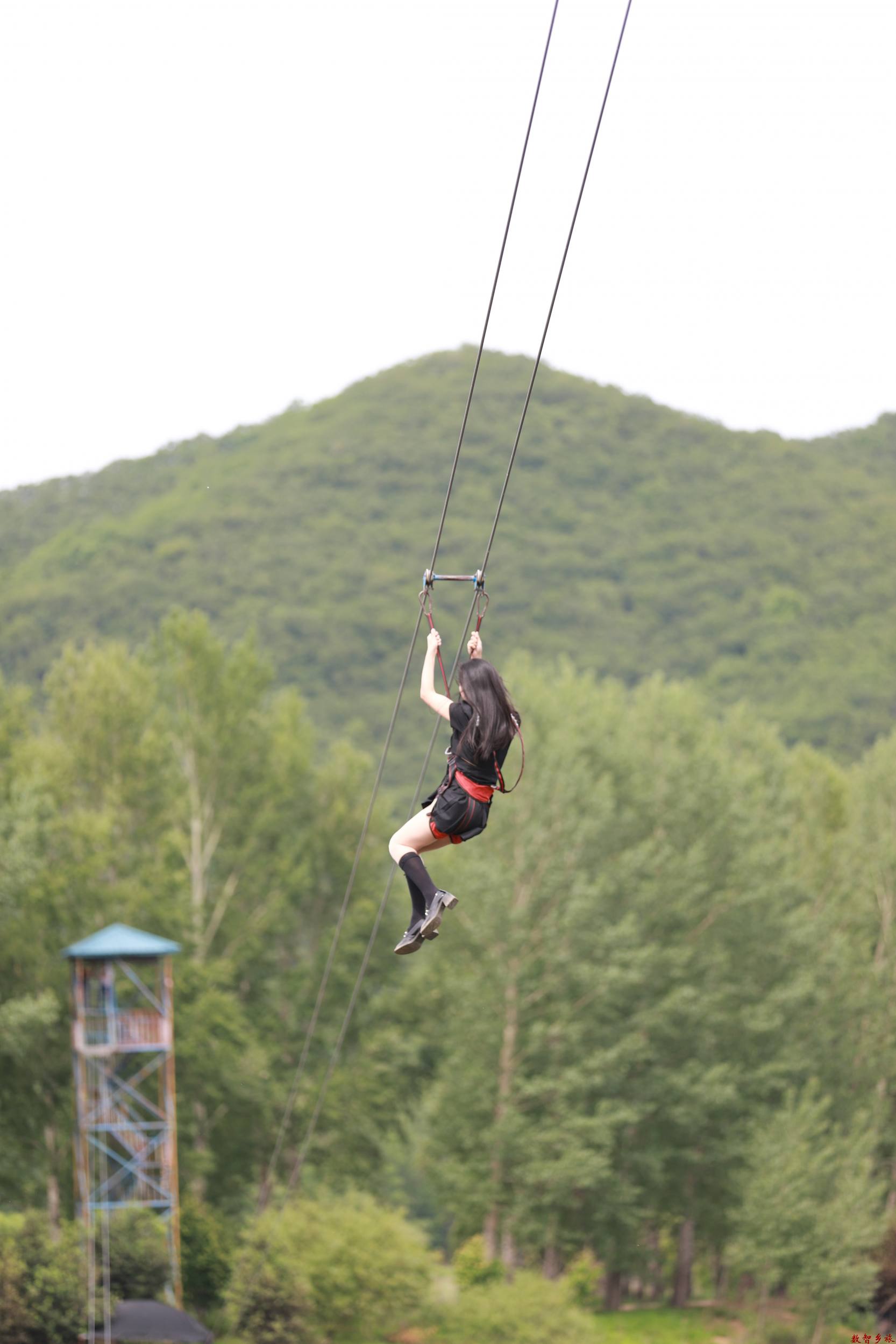 敦化市雁鸣岛农鱼乐园-高空滑索